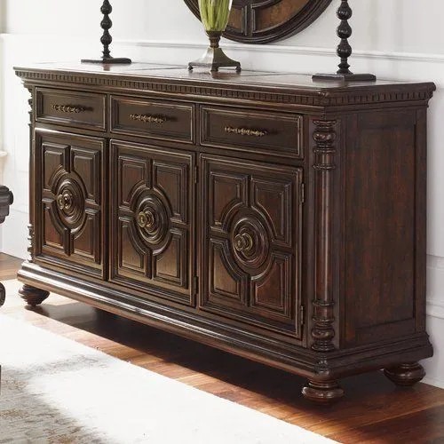 ee7103b14cec00f0ce72e782b3ad78a3 Ornate Traditional Sideboard