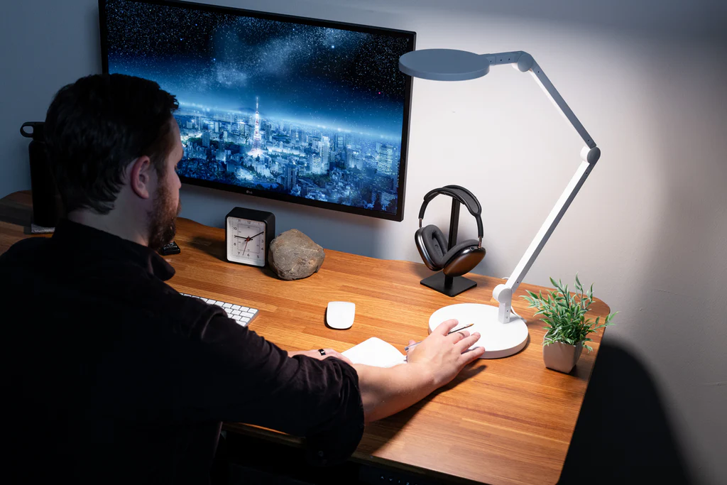 Reasons to Add Statement Lamps to Your Home Office Setup